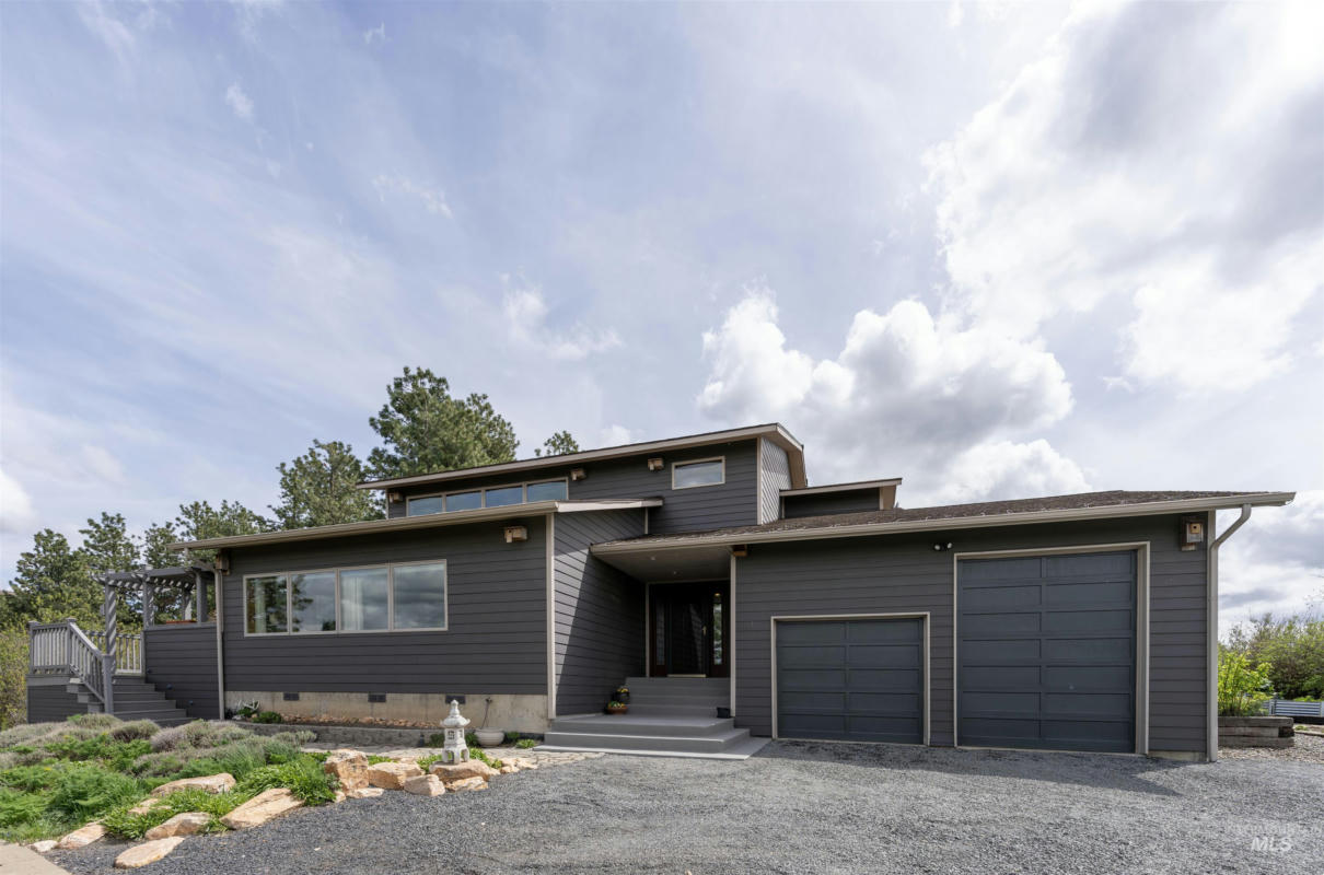 1096 EID RD, MOSCOW, ID 83843, photo 1 of 50