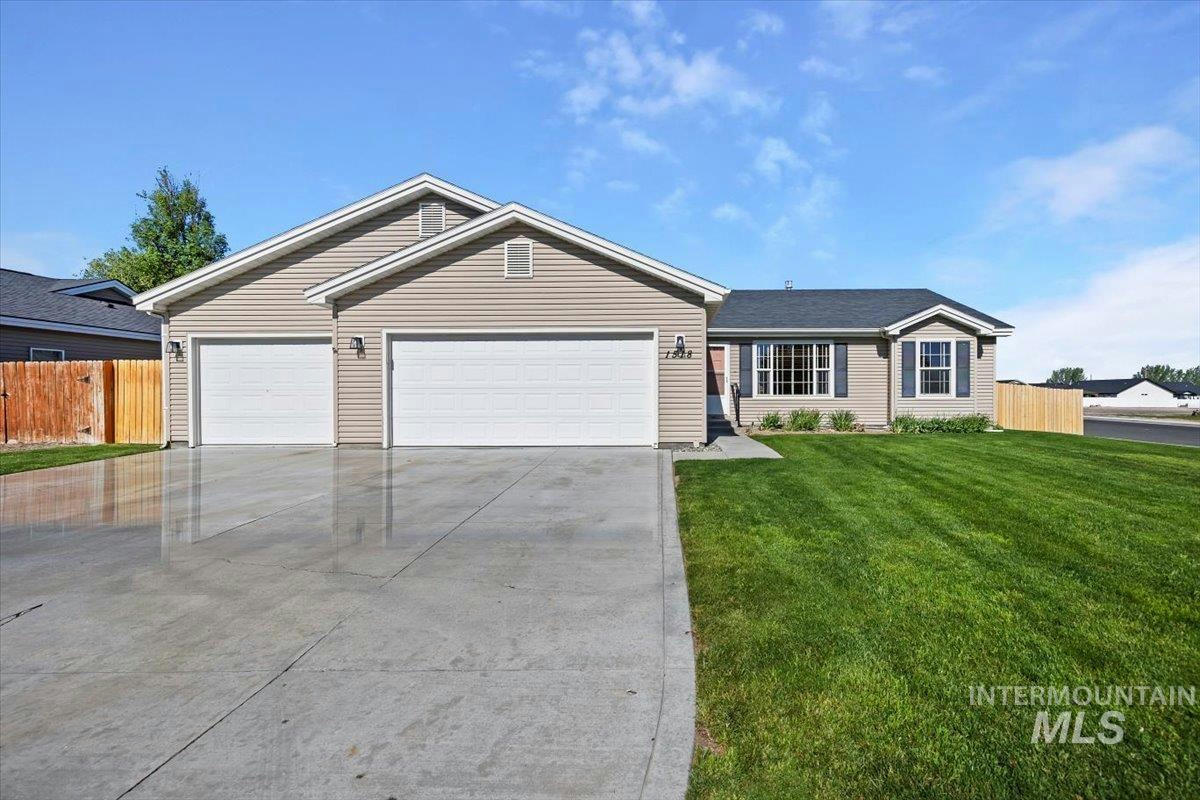 1518 SOMMER ST, TWIN FALLS, ID 83301, photo 1 of 34