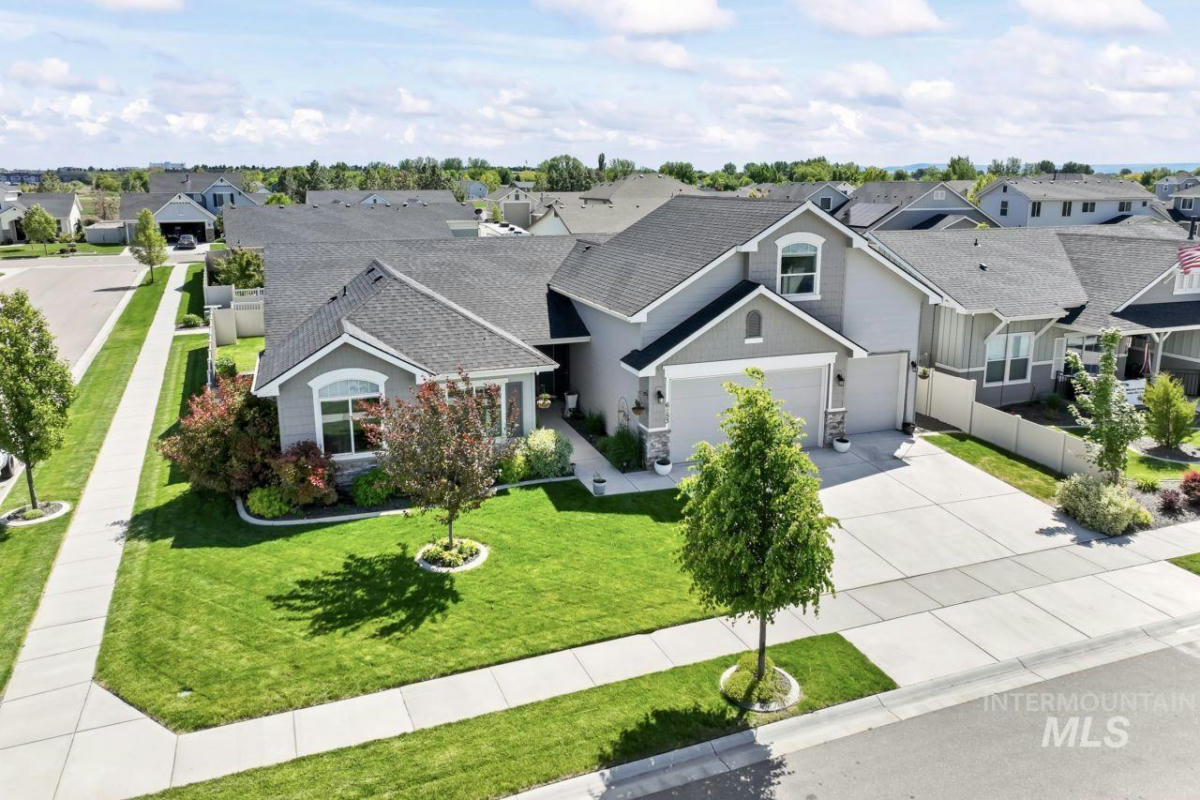 6153 E CANYON CROSSING DR, NAMPA, ID 83687, photo 1 of 50